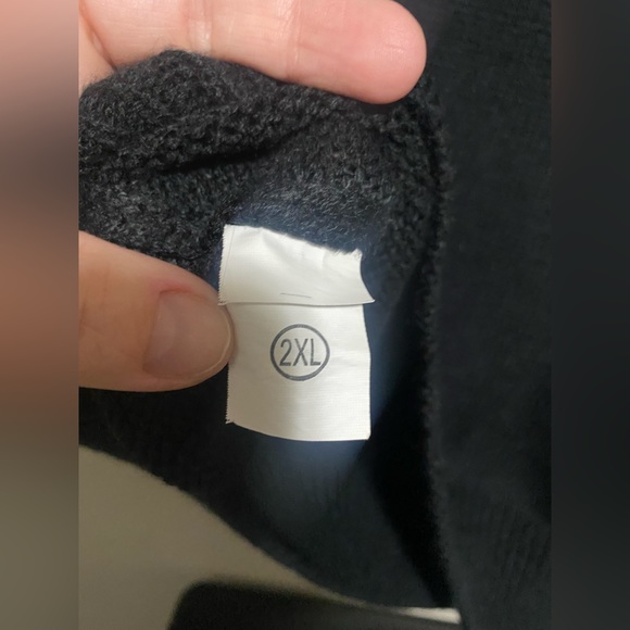 Heart Crewneck Knitted Sweater- size xxl - Picture 10 of 12